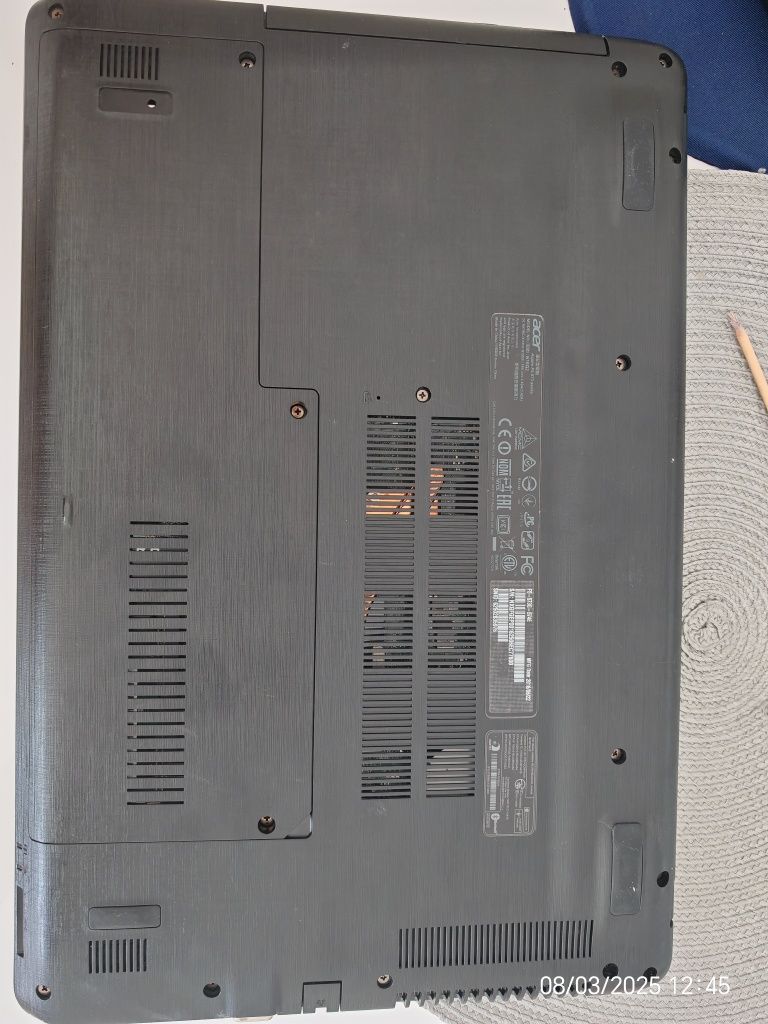 Laptop Acer Aspire F15 F5-573G-574E i5 Geforce 940mx
