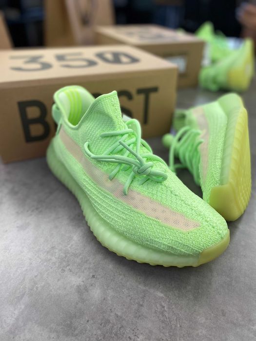 Мужские текстильные кроссовки Yeezy Boost 350 V2 Glow изи буст ob291