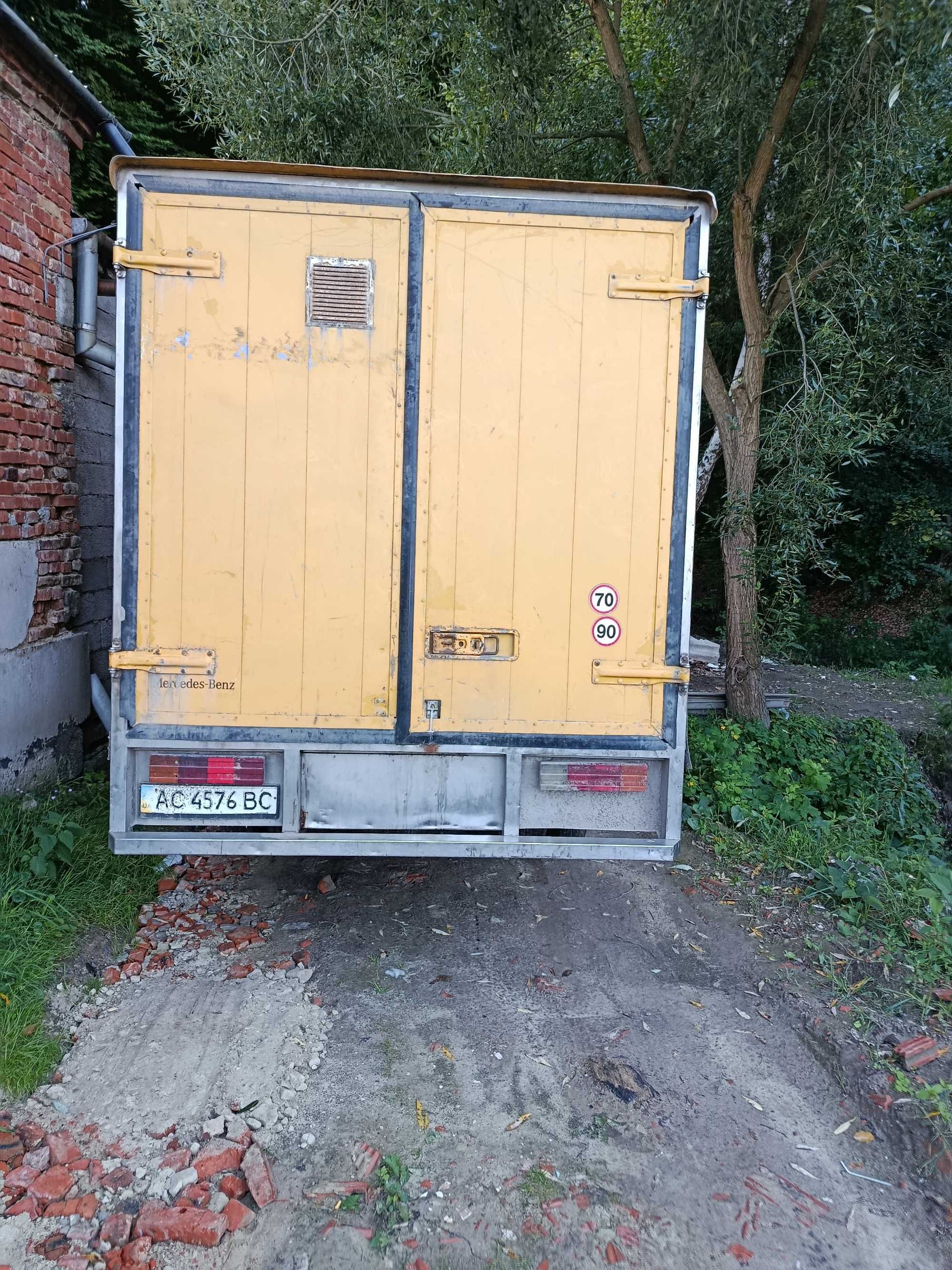 Оренда грузового буса