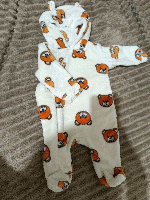 Продам плюшевый комбинезон 62-68