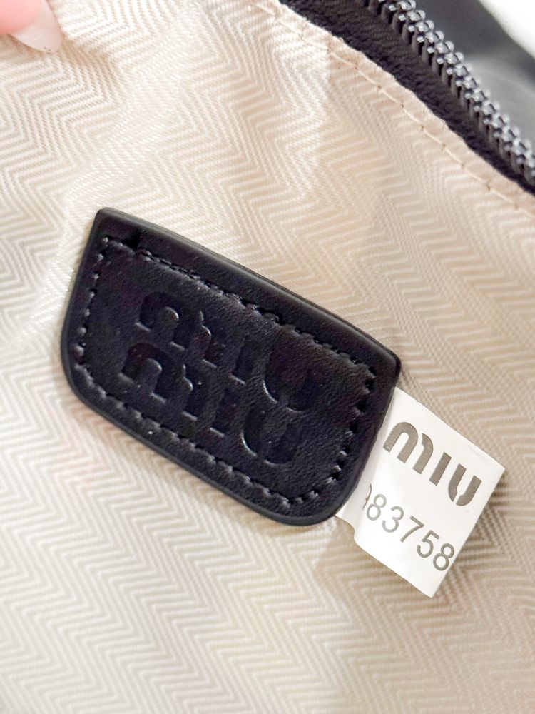 Mala miumiu senhora