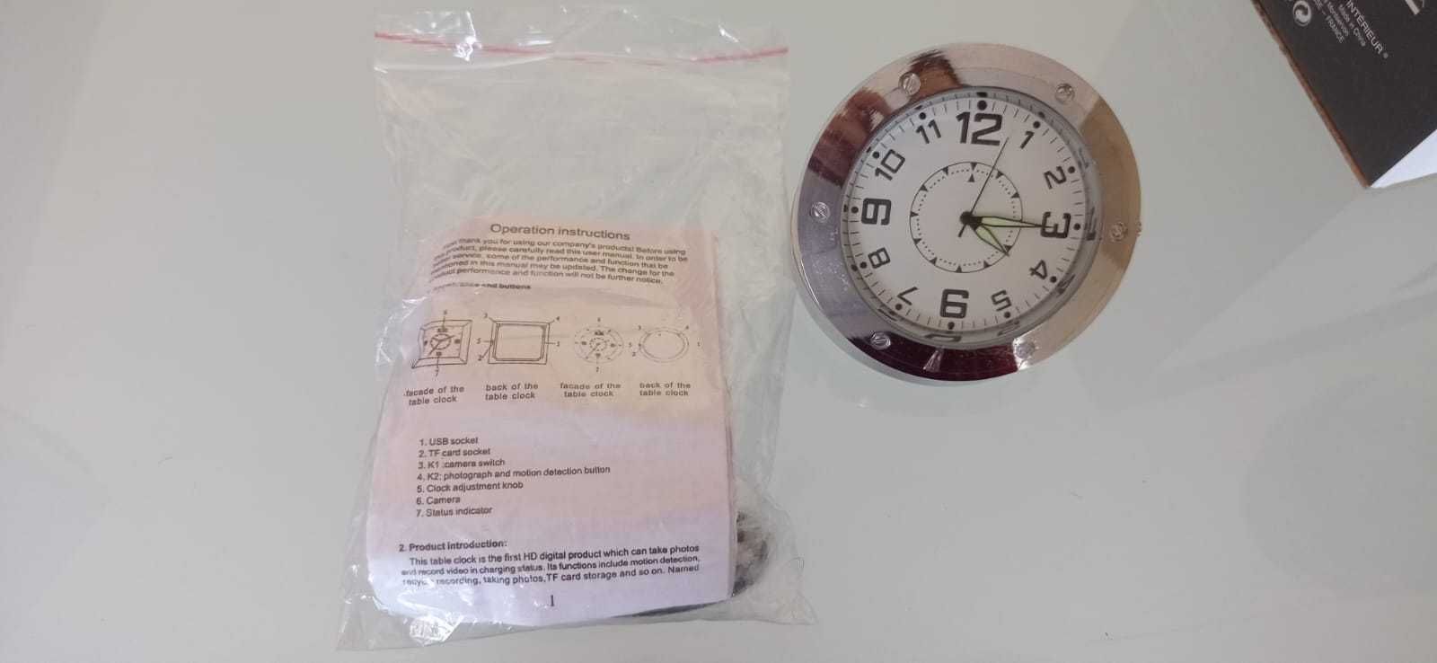 Relógio de mesa com Câmara Integrada