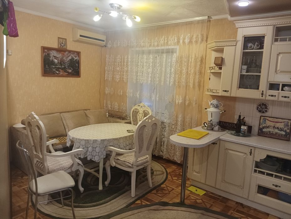 Продам два дома на участке