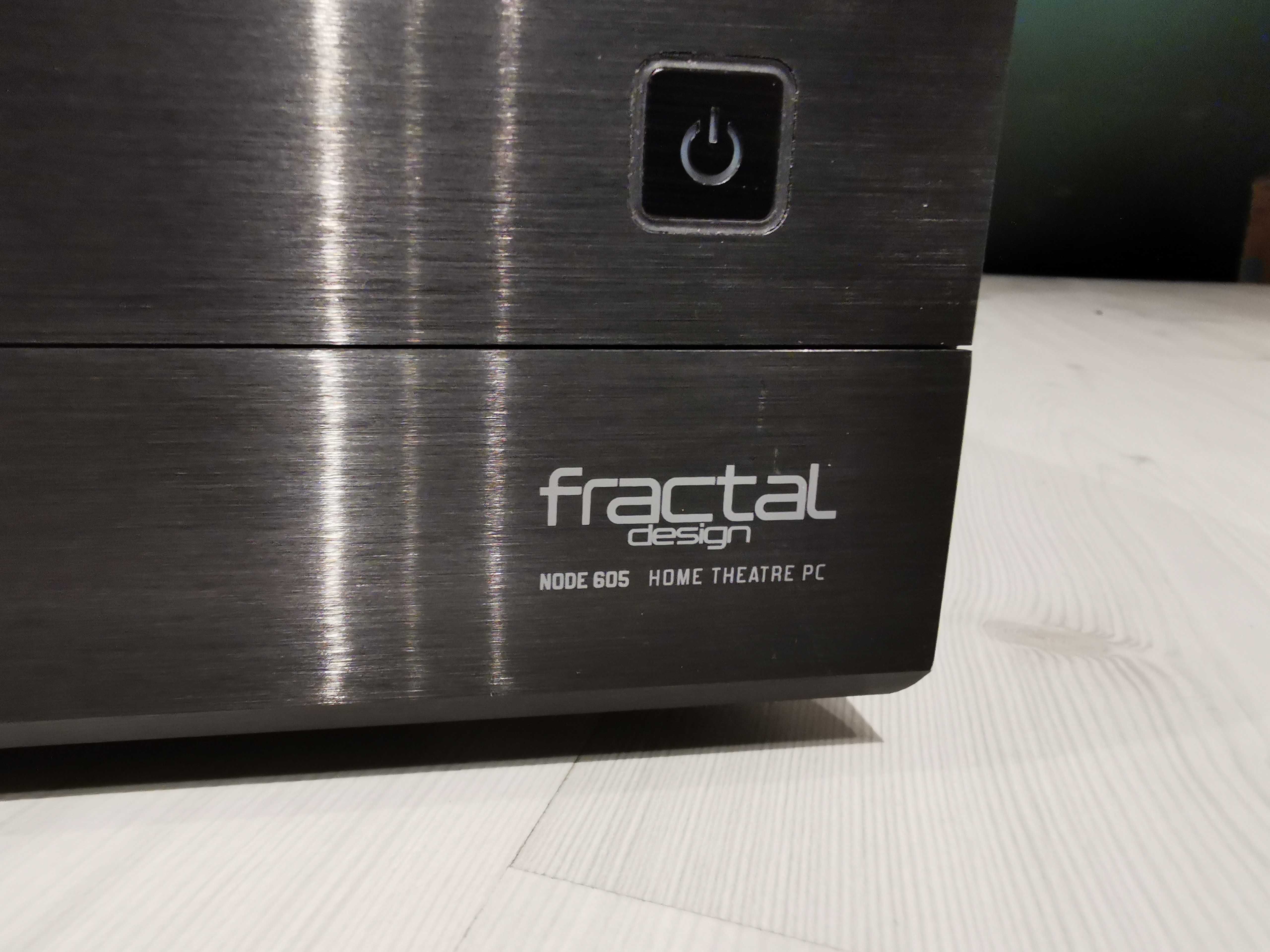 Caixa Fractal Design Node 605  Home Theater PC (HTPC)
