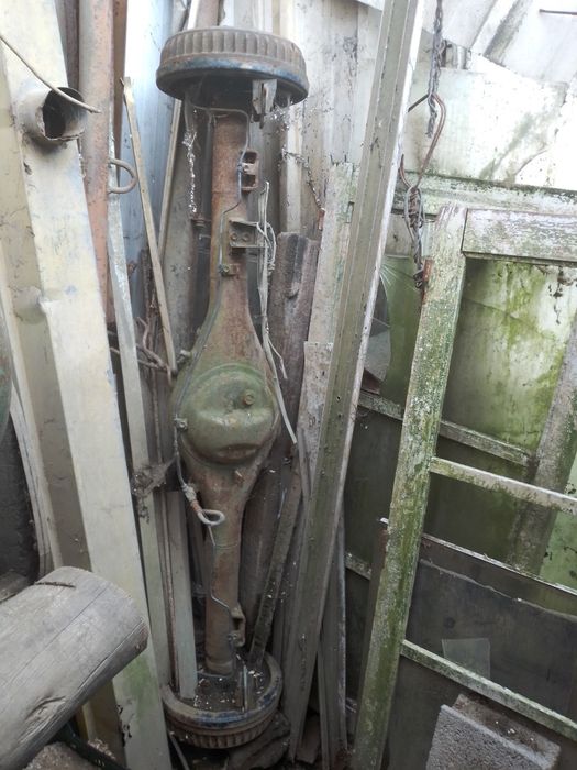 Peças de carros antigos Toyota e Peugeot