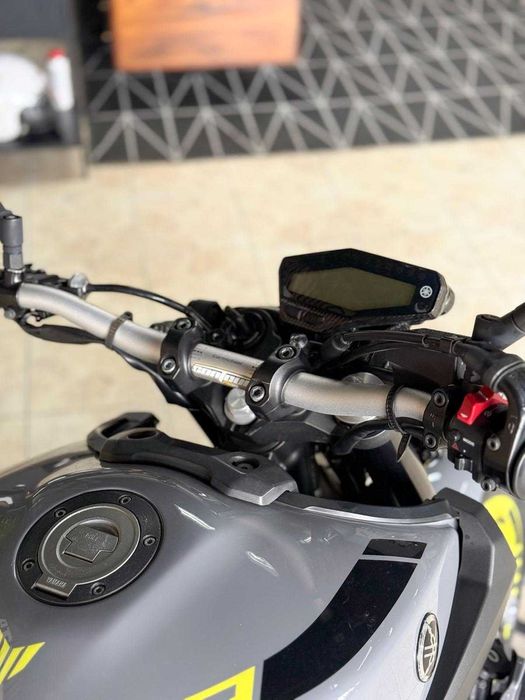 Yamaha MT-09 Night Fluo