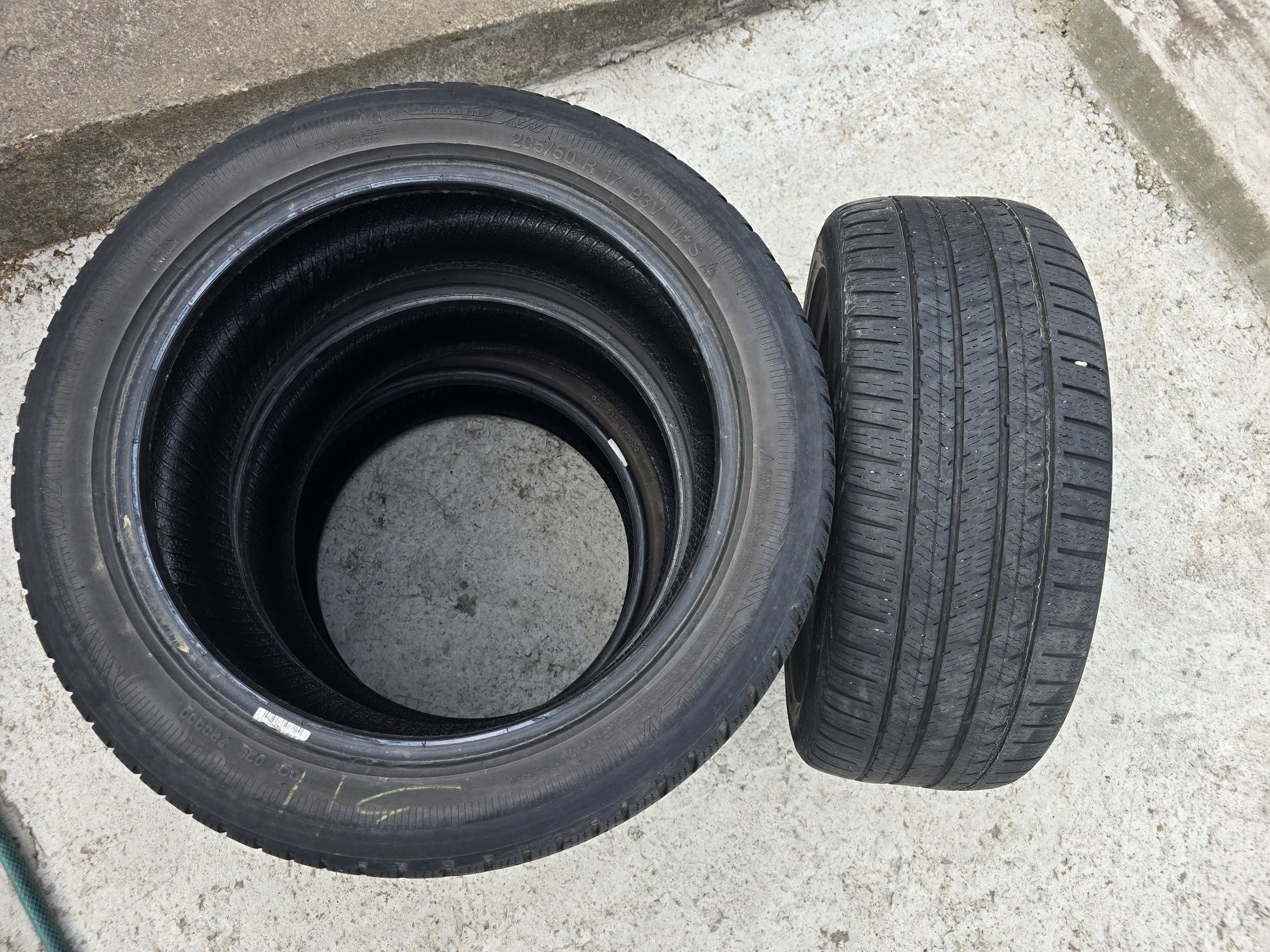 Продам резину 205/50 R17