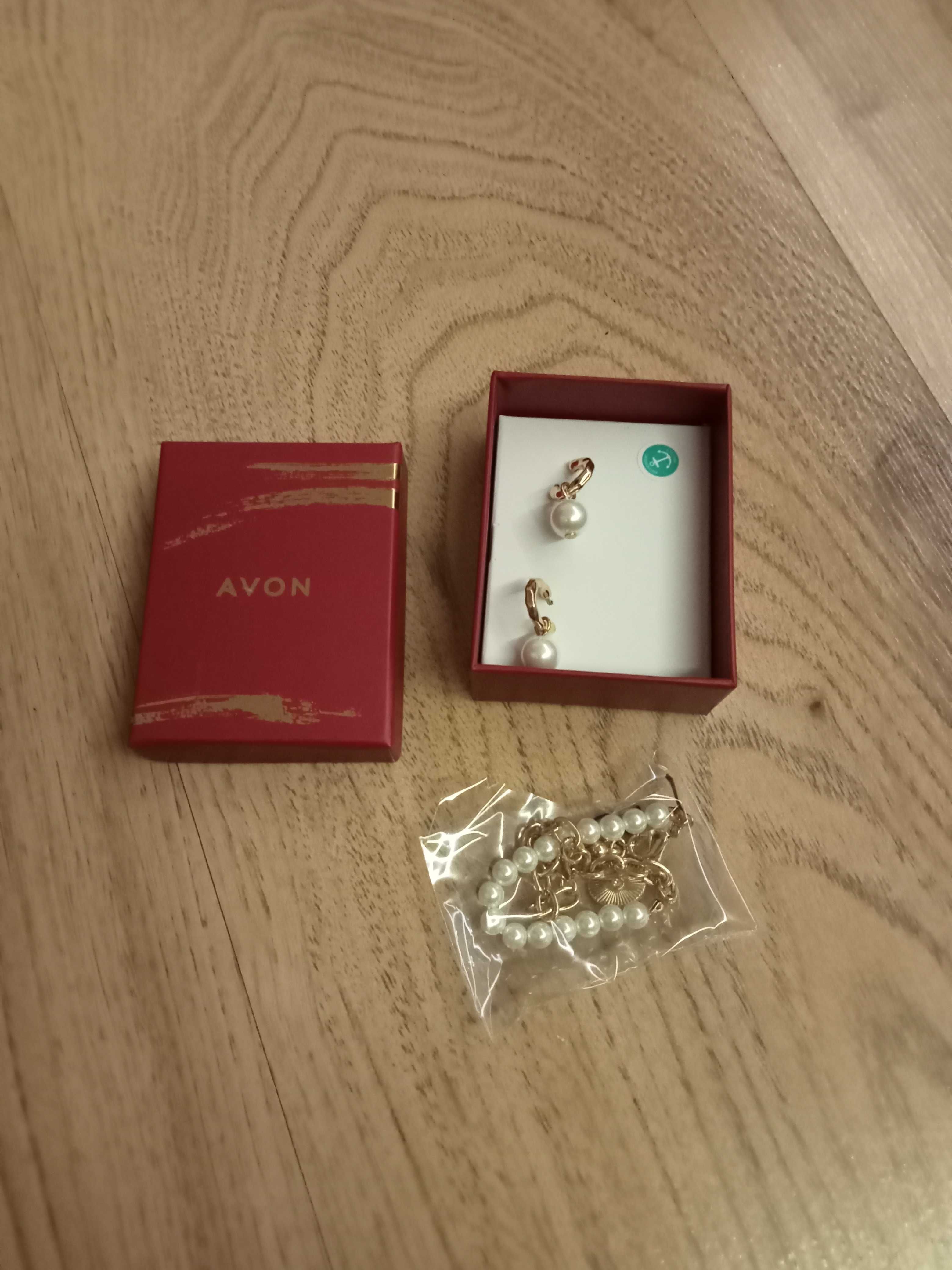 Zestaw biżuterii firmy Avon