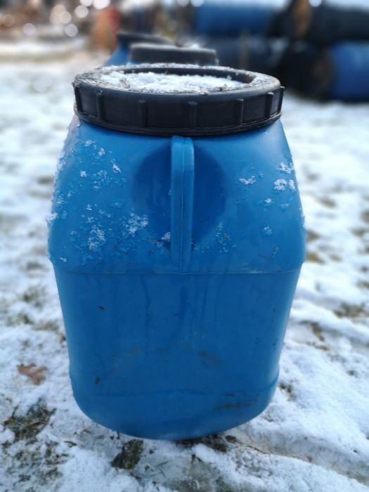 Beczki plastikowe 60 po spożywce do kiszenia kapusty, ogórków, na wodę