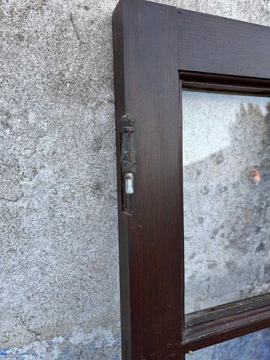 Janelas rústicas em madeira maciça