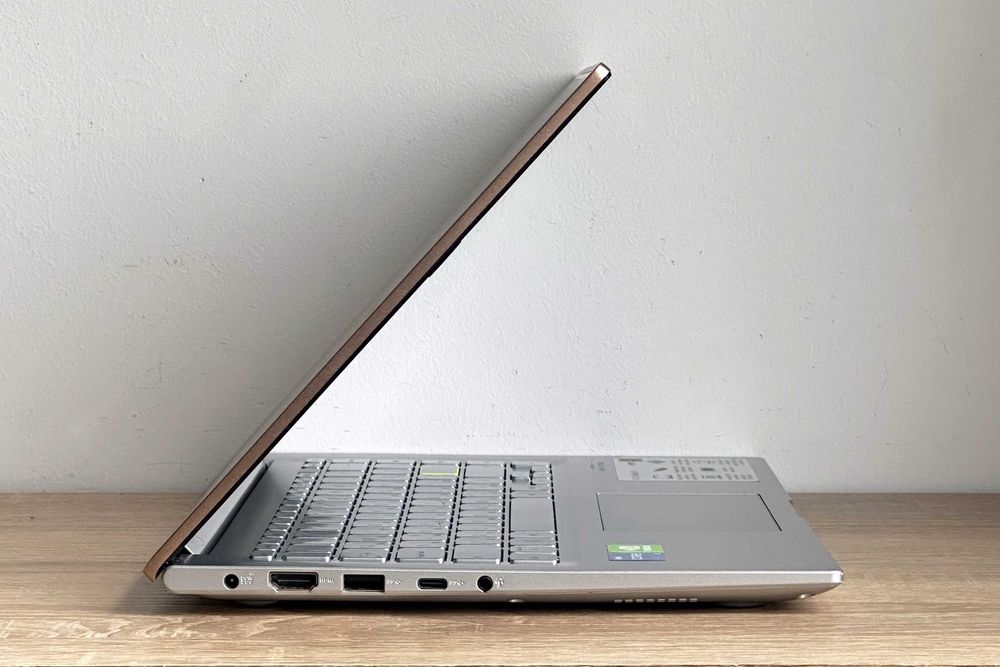 Asus VivoBook 14" Core i5-1135G7, 512Гб, NVIDIA MX330, Ноутбук 7 годин