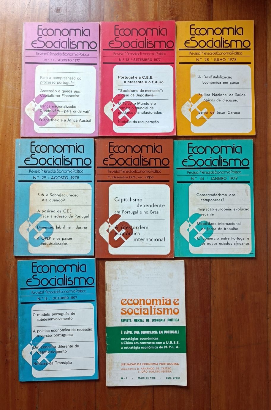 Lote 8 revistas anos 70 Economia e Socialismo