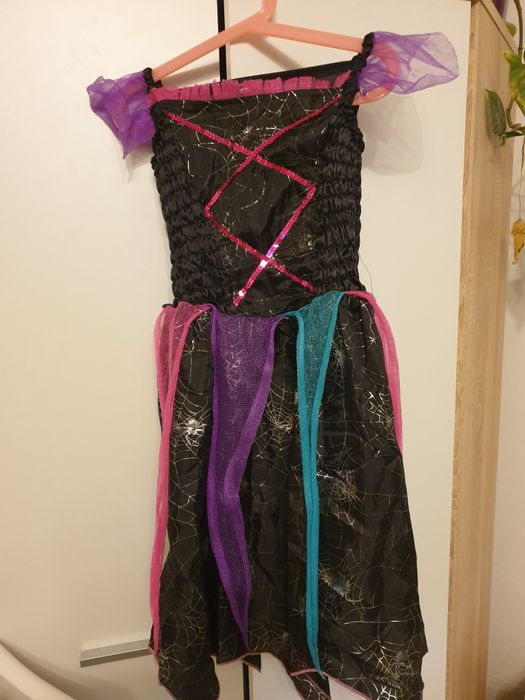 Sukienka wiedźmy dla dziewczynki na Halloween