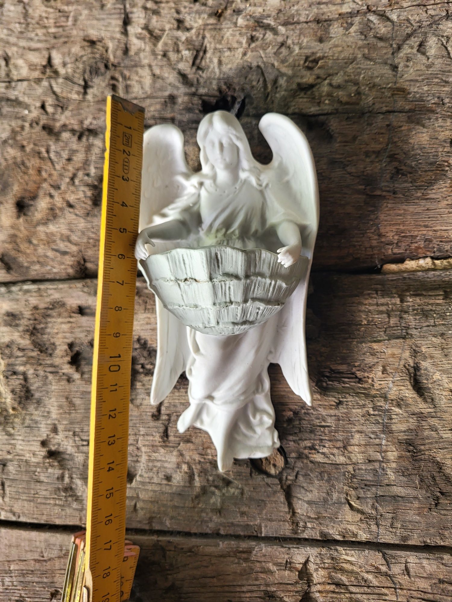 Sygnowana kropielnica biskwit Anioł z porcelany