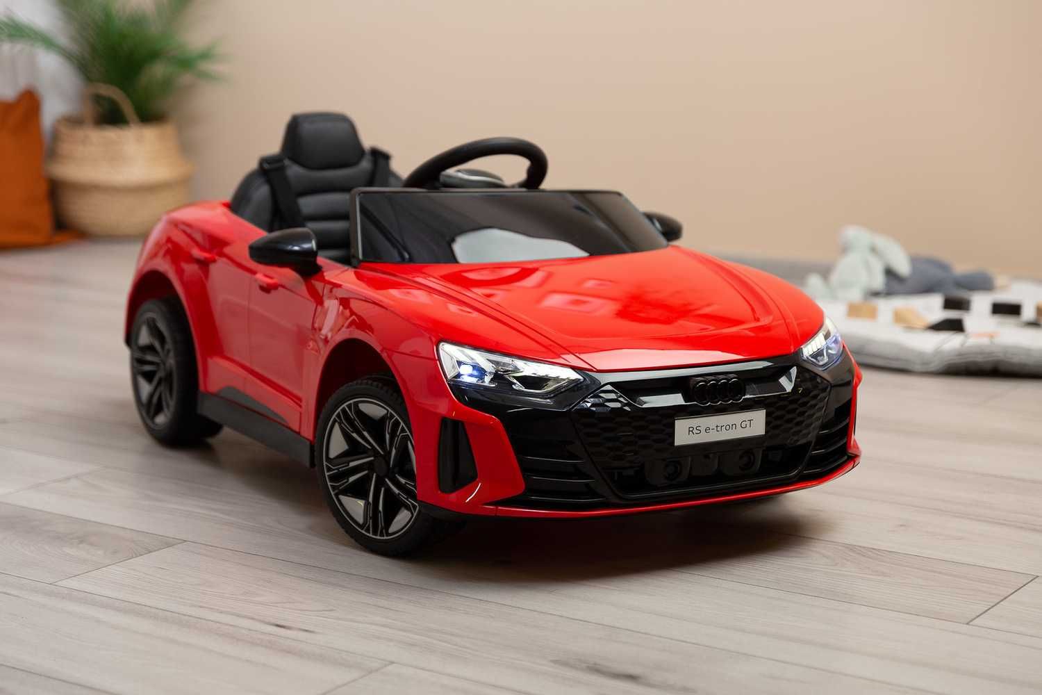 Auto samochód na akumulator 4x4 AUDI RS E TRON GT pojazd dla dzieci