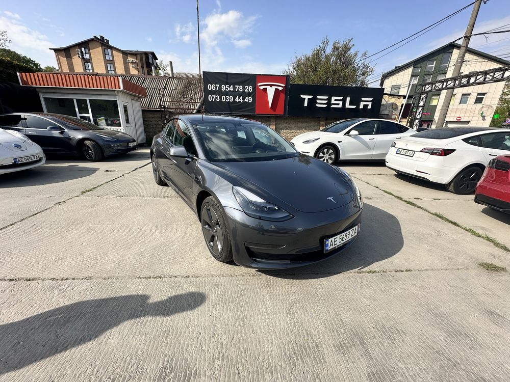 Продам Tesla model 3