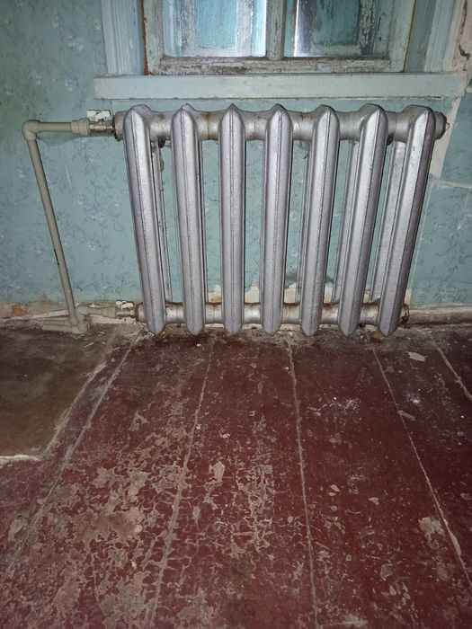 Батареї чавунні по 7 секцій