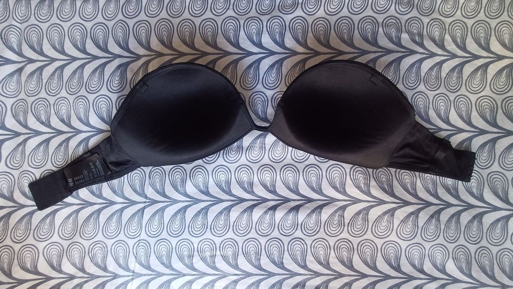 Sutiã balconette push up H&M - 85b
Estilo: Sutiã balconette
Estilo: Su