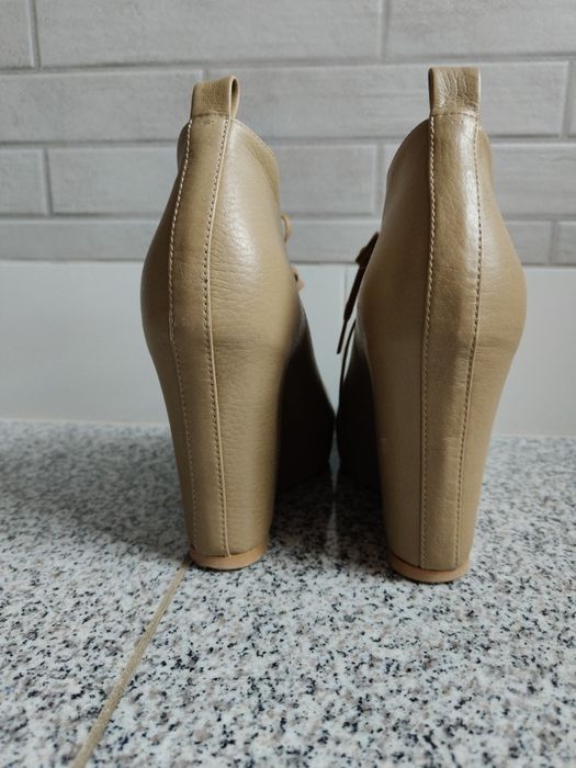 Stradivarius Letnie botki koturny eko skóra,  R. 37 beż