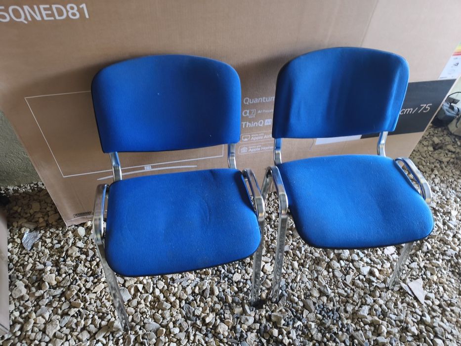 2 Krzesła metalowe w b. dobrym stanie