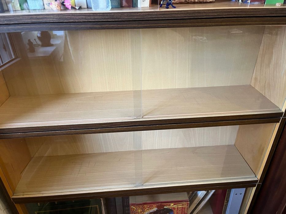 Полки чешские для книг