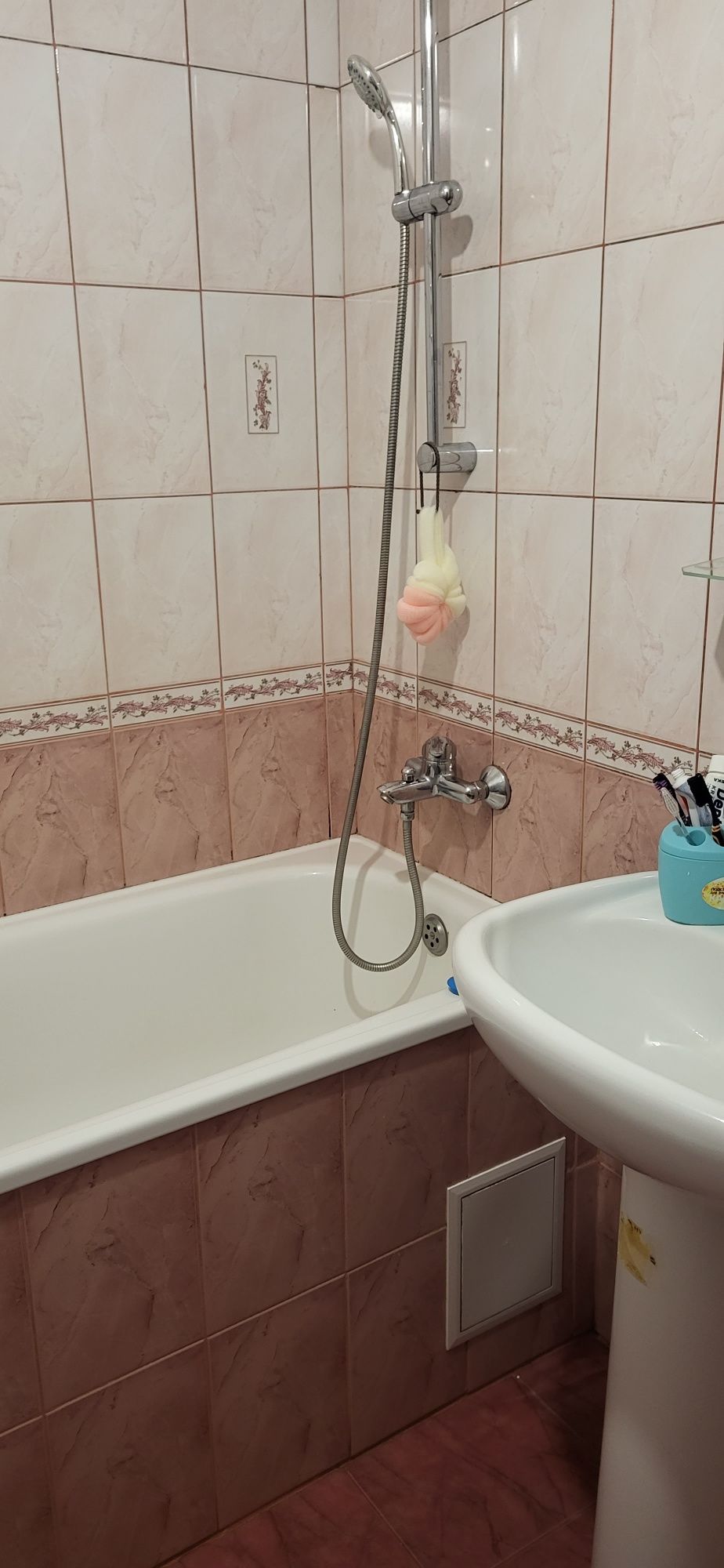 Підселення до дівчини в кімнату