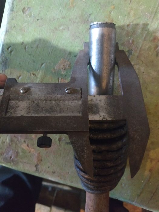 Зубило с пружиной б/у к отбойному молотку