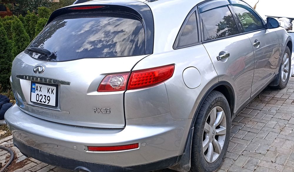 Infinity fx 35 кросовер, повний привід