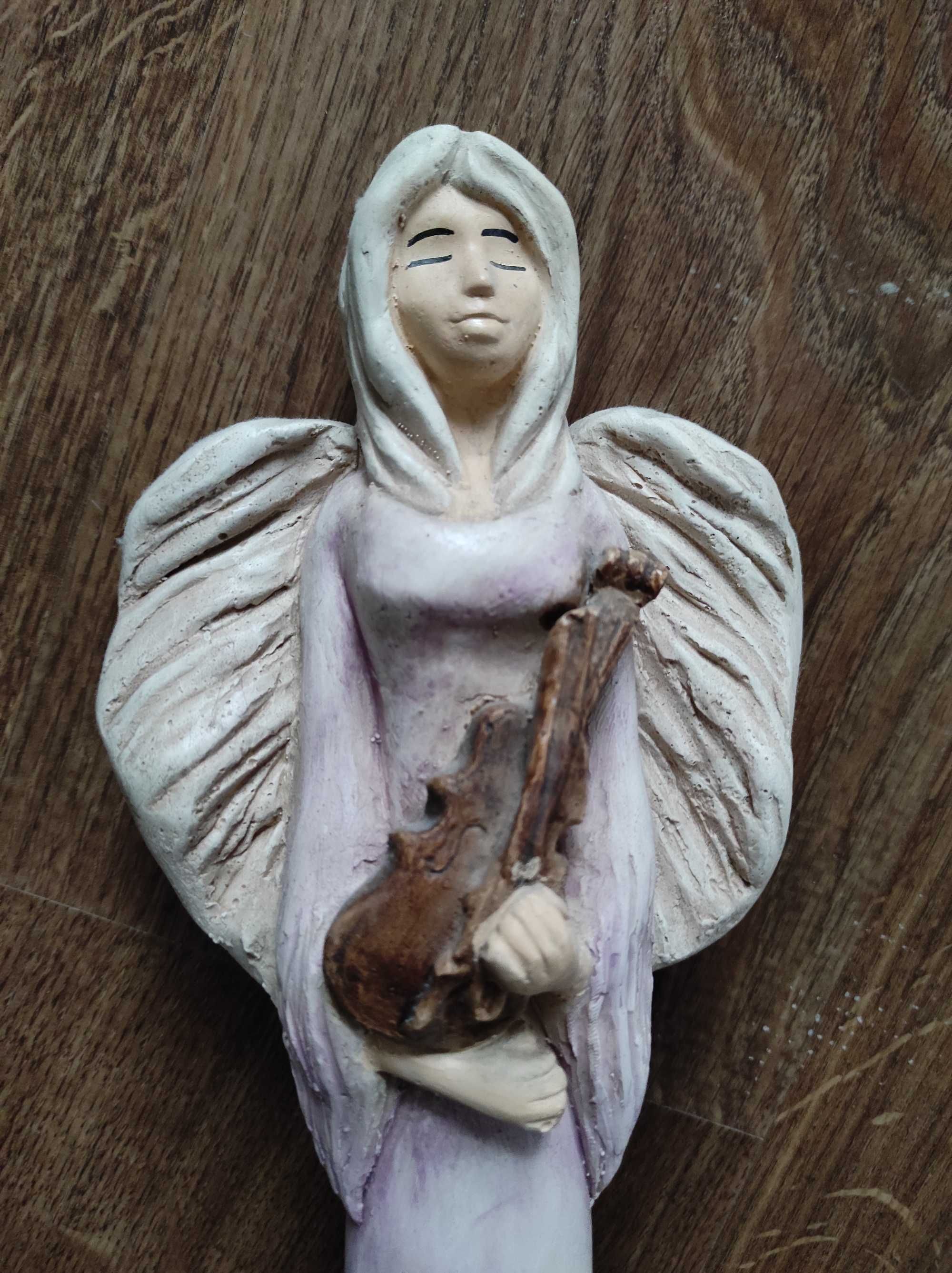 Figurka Anioła ze skrzypcami