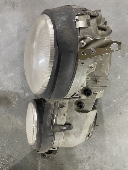 Фара права мерс 210 дорест