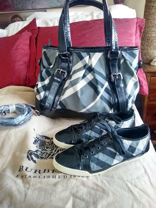 Mala e tênis originais da Burberry