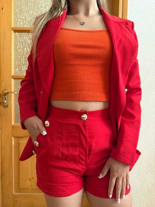Стильний жіночий костюм -жакет і шорти