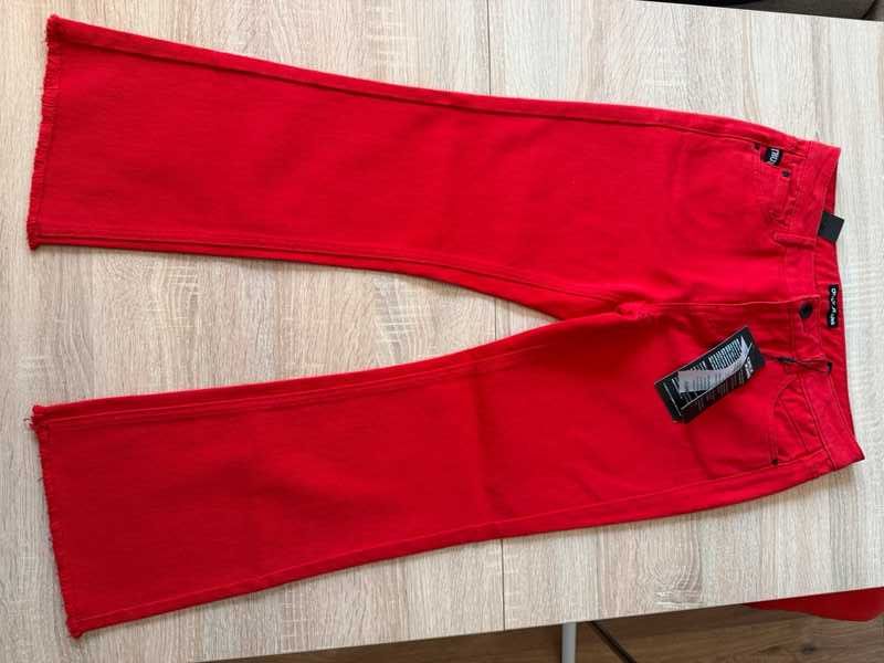 Czerwone jeansy Only Jeans – model Coco Flare, rozmiar 27, niski stan