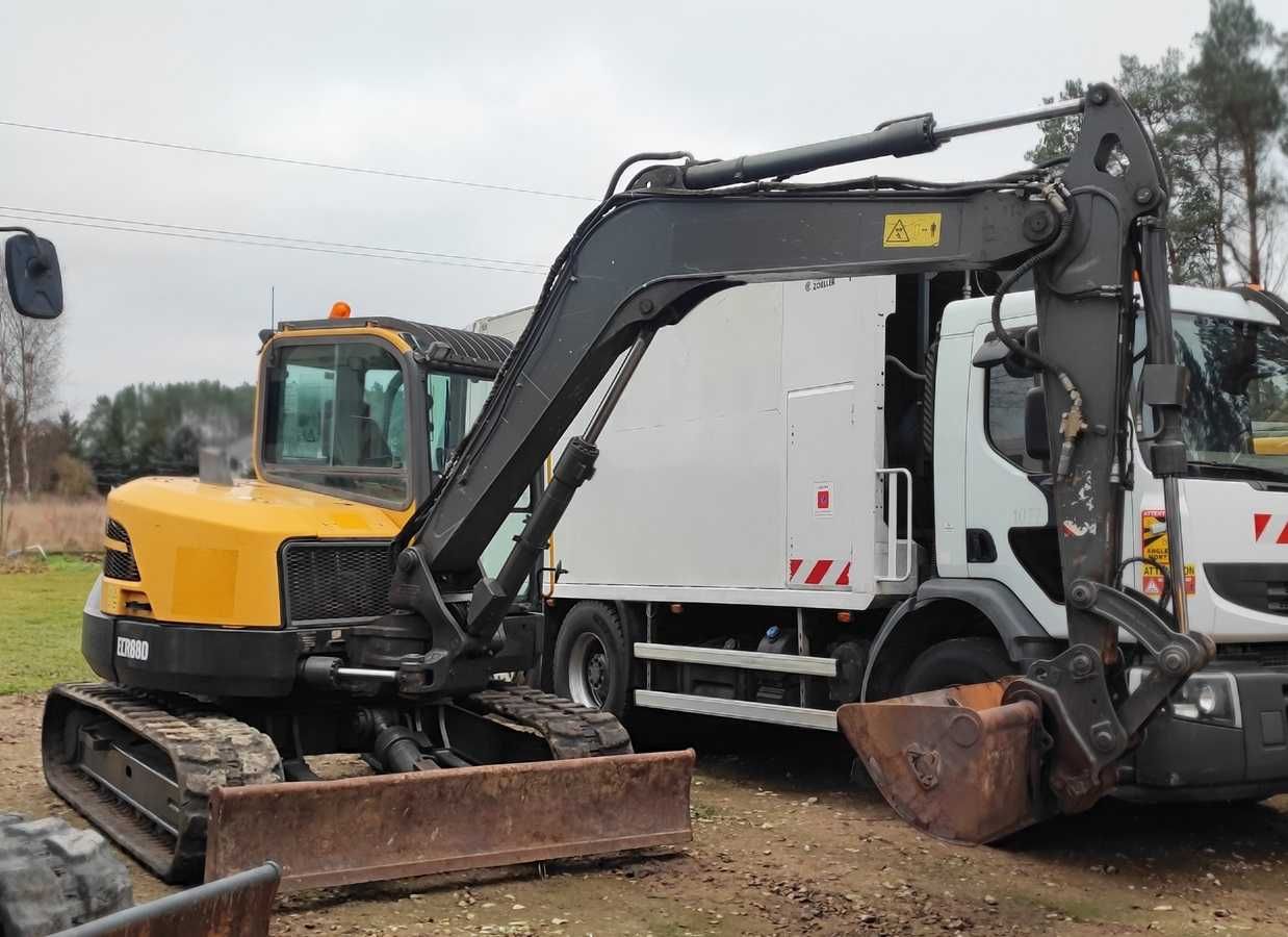 koparka caterpillar CAT 302.7 DCR 2015 - Bobcat E35, ładowarka Volvo