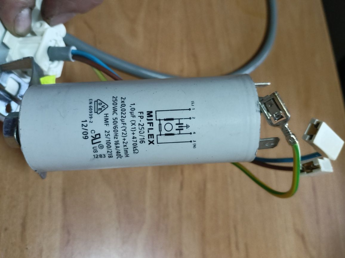 Kabel i filtr przeciwzakłóceniowy pralki Beko WM5120W
