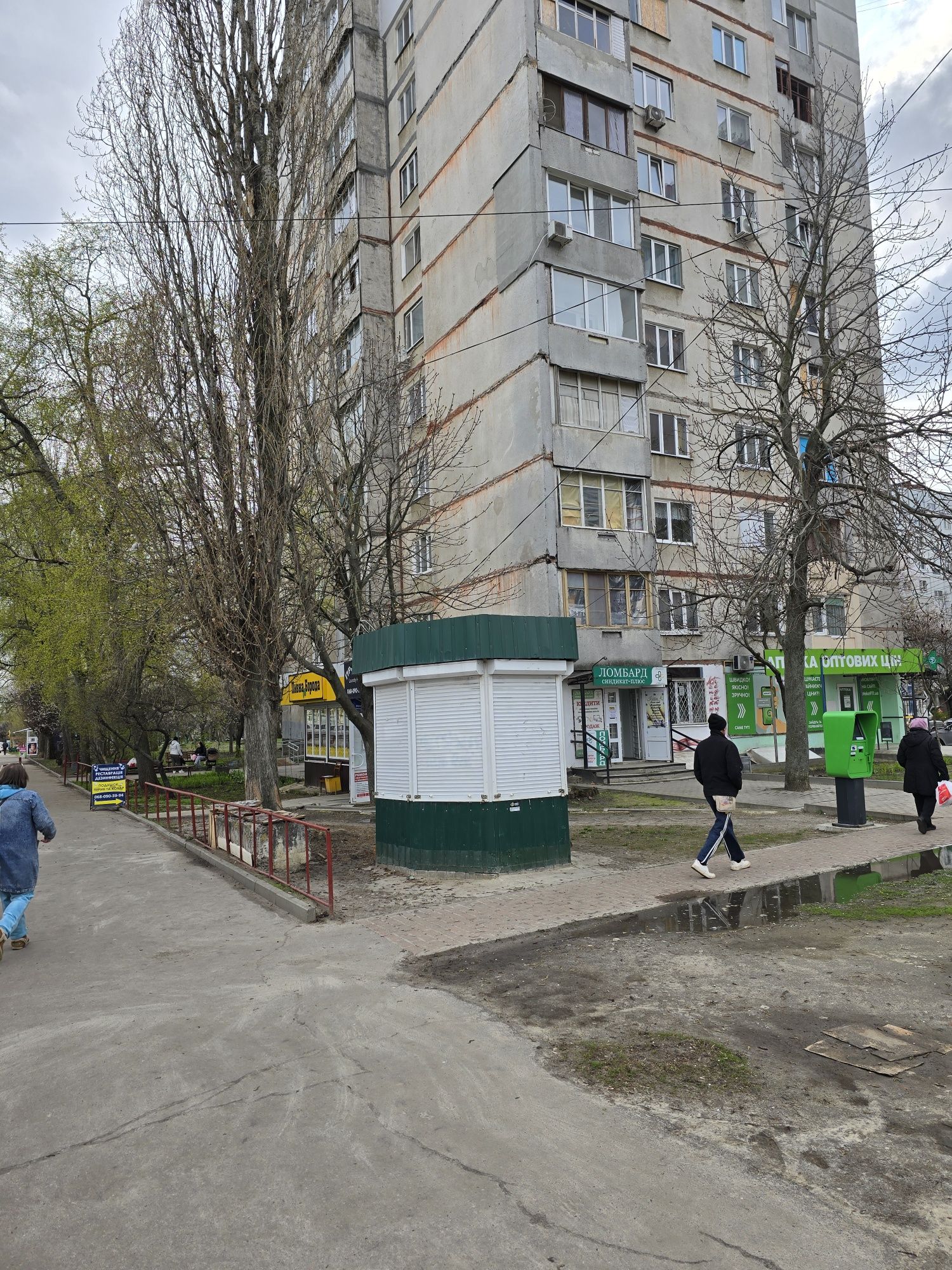 Сдам СВОИ торговые киоски и павильоны