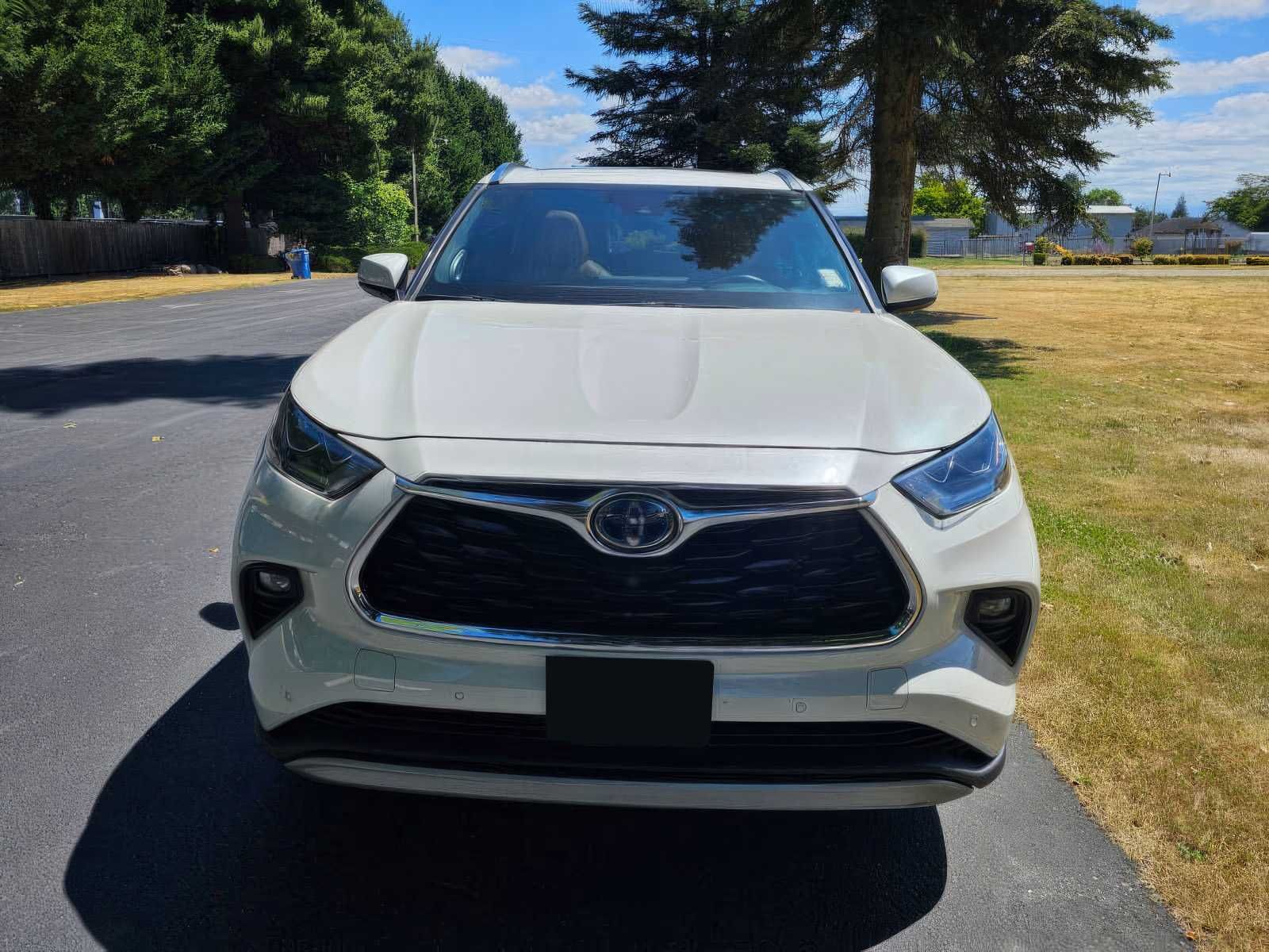 2021 Toyota Highlander Hybrid Platinum