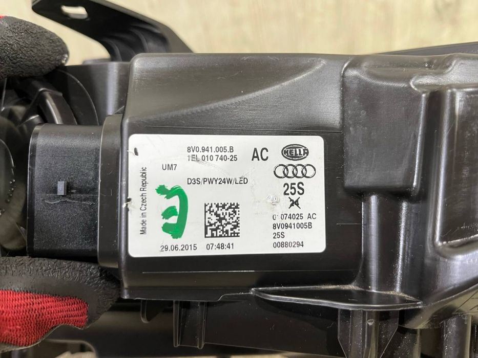 Фара передняя левая Audi A3 8V ( 2012 2013 2014 2015 2016 г. )