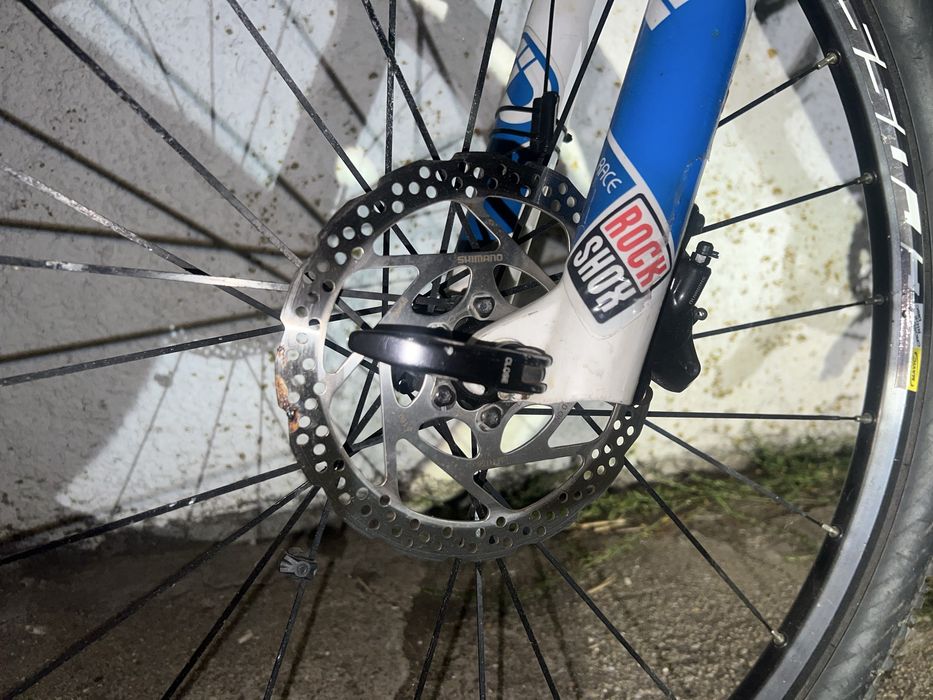 Bicicleta BTT RockShox (Preço apenas fim de semana + capacete oferta)