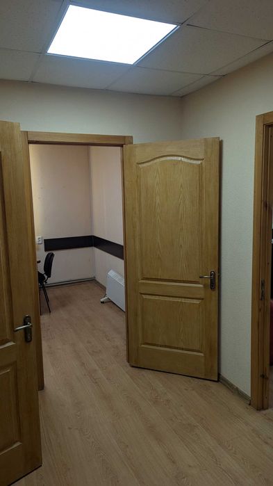 Продам офіс 100 м2 в гарному стані. Біля 6 лікарні .в. Шостаковича 12