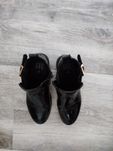 Botas tamanho 34 verniz