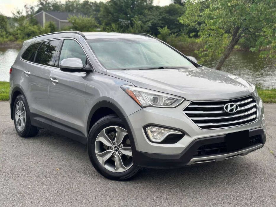 Hyundai Santa Fe SE      2016
