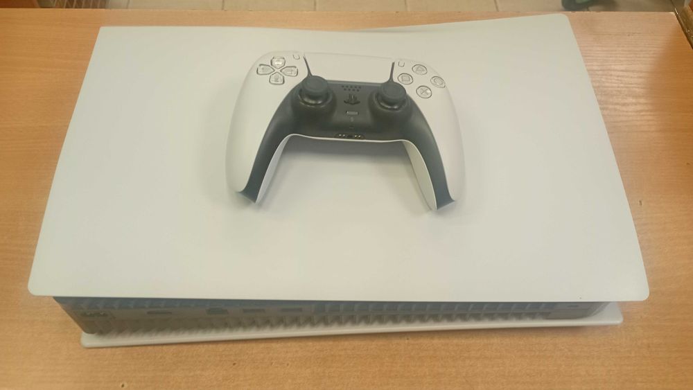 Konsola PS5 825GB Pad-Komis MADEJ Dębica