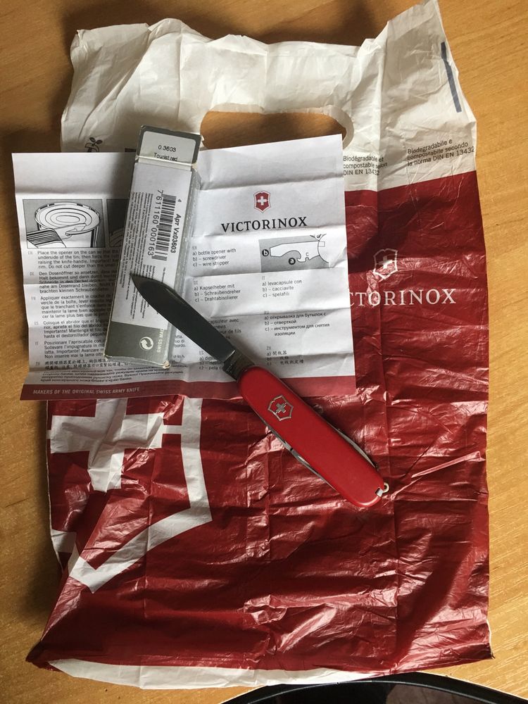 Ніж Victorinox Tourist 84 мм