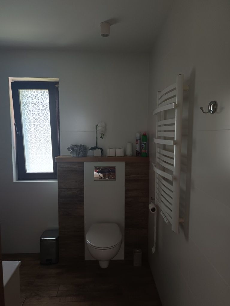 Całoroczny domek do wynajęcia z jacuzzi