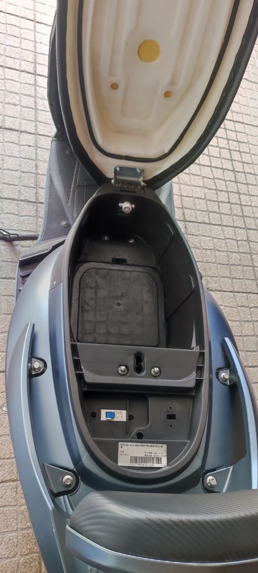 Scooter Elétrica HECHT EQUIS