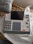 MPC nova com Caixa e todos os acessorios