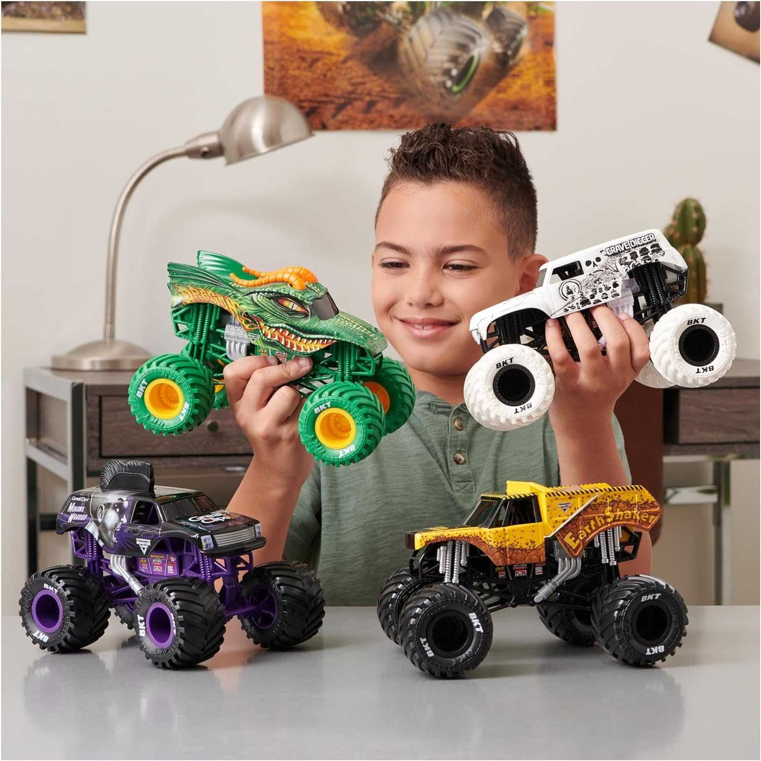 Великий Джип монстр трак Мегалодон Monster Jam Megalodon Monster Truck