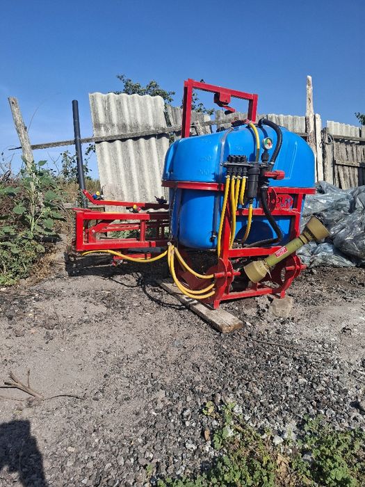 Обприскувач до мінітрактора