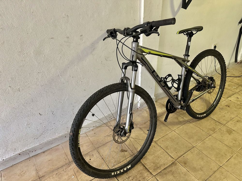 Bicicleta BTT GT roda 29’’